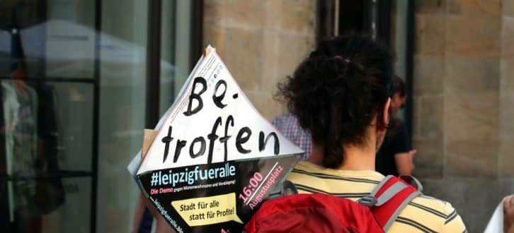 Immer mehr LeipzigerInnen sind von steigenden Mieten betroffen. (Demo Stadt für Alle am 20.04.2018 in Leipzig). Foto: Michael Freitag