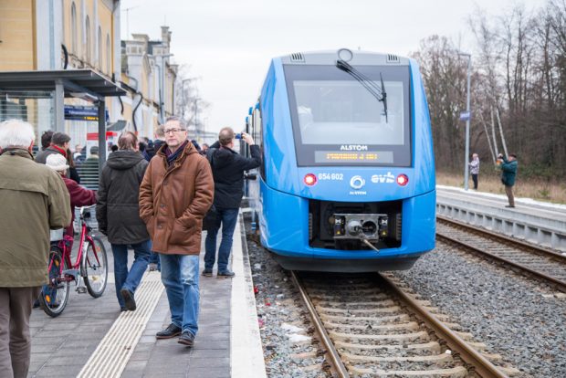 Der Alstom-Zug im Bahnhof Grimma. Foto: Frank Schütze