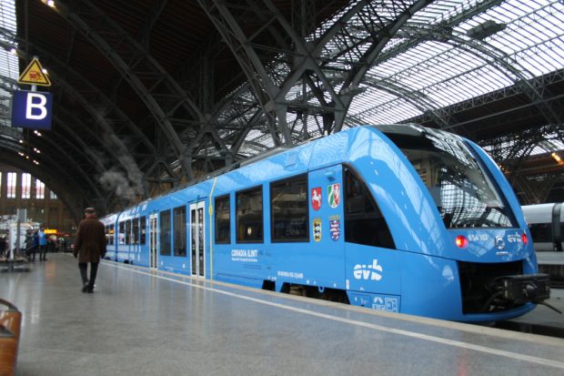 Der Alstom-Zug am Bahnsteig 22 des Hauptbahnhofs Leipzig. Foto: Ralf Julke