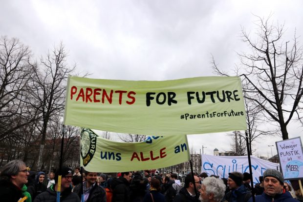 Die Schüler erhalten nun Verstärkung. Neben 23.000 Wissenschaftler kommen nun auch die ersten Eltern dazu. Foto: L-IZ.de