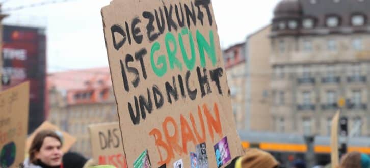 Bei der „Quiz“-Geschichte fällt einem das Schild vom 15. März 2019 bei der Leipziger „Fridays for Future“-Demo ein. Foto: L-IZ.de