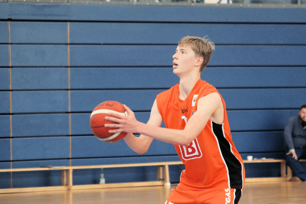 Konzentriert an der Freiwurflinie: Tim Schmidt war effektivster Spieler seiner Mannschaft in Rendsburg. Foto: Birger Zentner