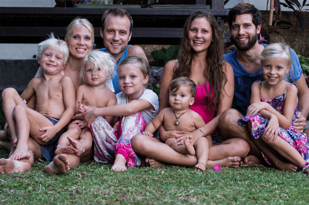 Beide Familien zusammen. © Life with Sandy & Benni und Sechs Paar Schuhe