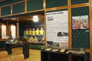 Blick in die Ausstellung: Thema Bruno-Plache-Stadion. Foto: Jan Käfer