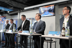Im Podium der Pressekonferenz; Sönke Möhr, Andreas Schüppel, Stefan Schedler, Martin Geissler, Silvano Poropat (v.l.). Foto: Birger Zentner