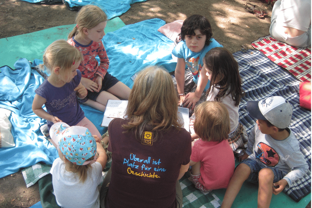 LeseLust Leipzig - Vorlesen auf der Lesewiese. © LeseLust Leipzig e.V.