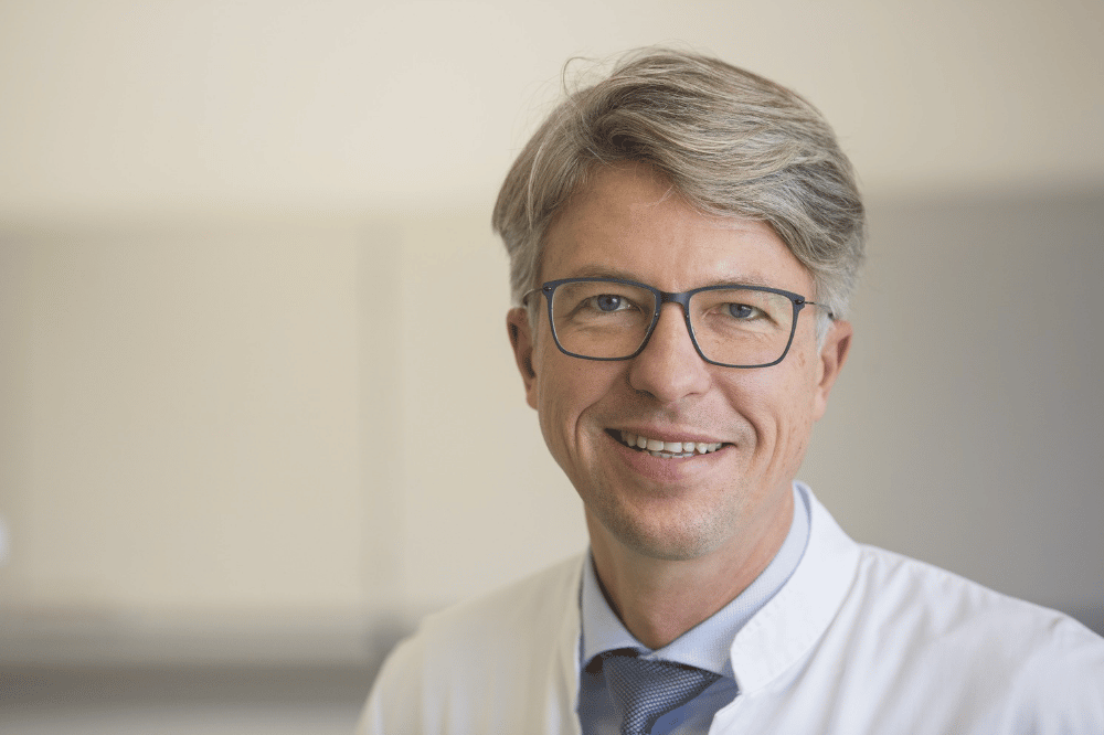 Prof. Uwe Platzbecker ist mit dem „Van Bekkum-Award“ der „Europäischen Fachgesellschaft für Blutstammzelltransplantation“ (EBMT) ausgezeichnet worden. Foto: Stefan Straube / UKL