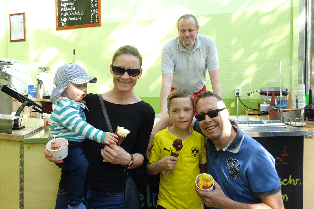 Sonne, täglich Bio-Eis und Frohsinn am Viadukt. Foto: Frank Willberg