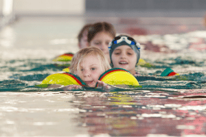 Kinderschwimmlernkurs. Quelle: Sportbad Markkleeberg