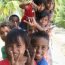 Menschen aus Neuguinea und den nahegelegenen Inseln, wie diese Kinder von der Insel Kei, tragen Belege für eine Abstammung von mehr als einer Gruppe von Denisovanern in ihrem Erbgut. Foto: Isabella Apriyana
