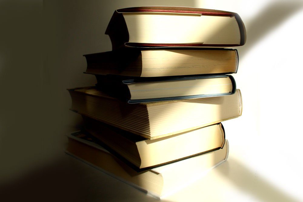 Wieviele geraubte Bücher stehen noch in den Bibliotheken? Foto: Ralf Julke