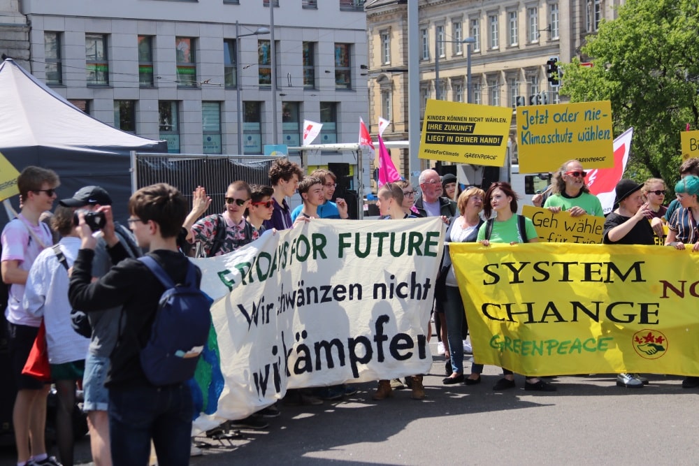 Auftaktkundgebung auf dem Wilhelm-Leuschner-Platz. Foto: L-IZ.de