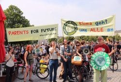 Demonstrieren für den Klimaschutz. Foto: L-IZ.de