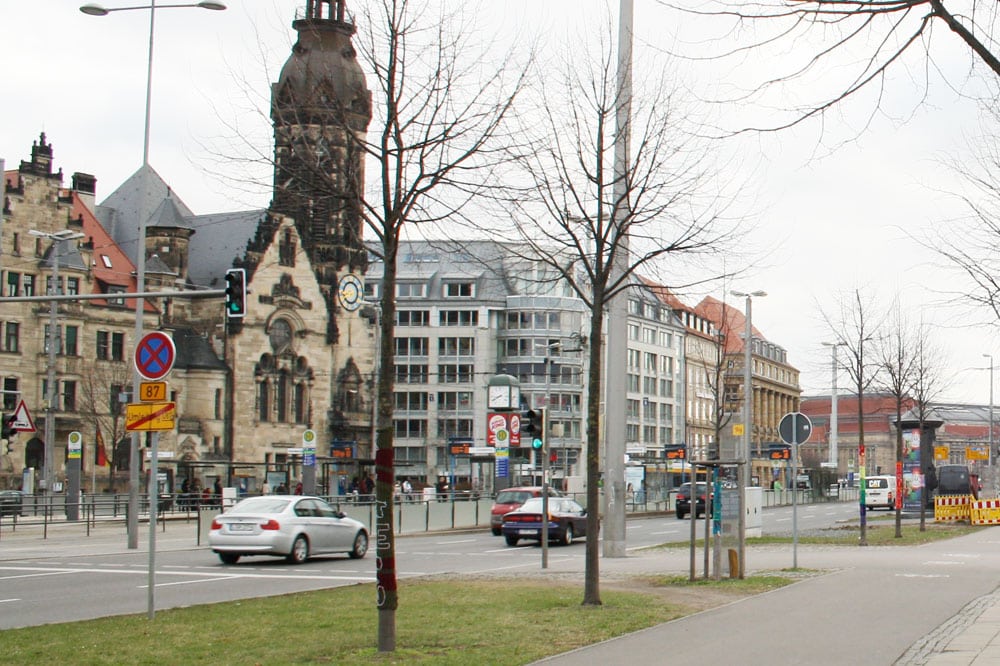 Der Übergang zur Haltestelle Goerdelerring am Richard-Wagner-Platz. Foto: Ralf Julke