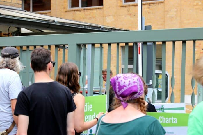 Warten vor dem Tore am 20. Juni 2019. Foto: L-IZ.de