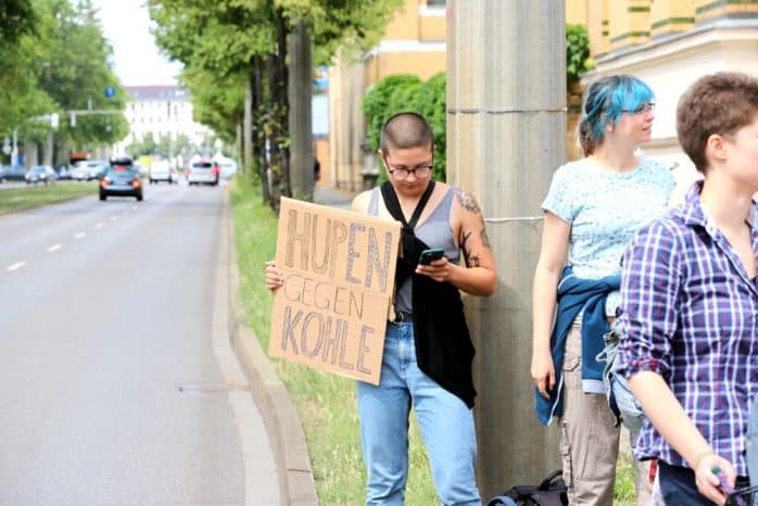 Hupen gegen die Kohle - eine Parallelaktion. Foto: L-IZ.de