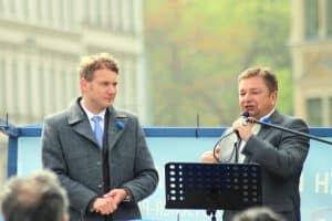 André Poggenburg und Egbert Ermer auf dem Simsonplatz in Leipzig. Foto: L-IZ.de