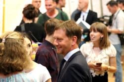 Michael Kretschmer (hier Archivbild) warnt vor Osterurlaub. Foto: LZ/Archiv