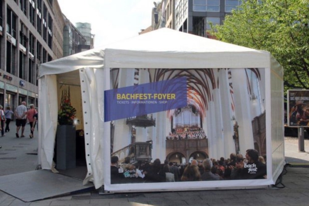 Das Bachfest-Ticketzelt in der Petersstraße, Archivbild. Foto: Bachfest Leipzig, Sandra Schmidt