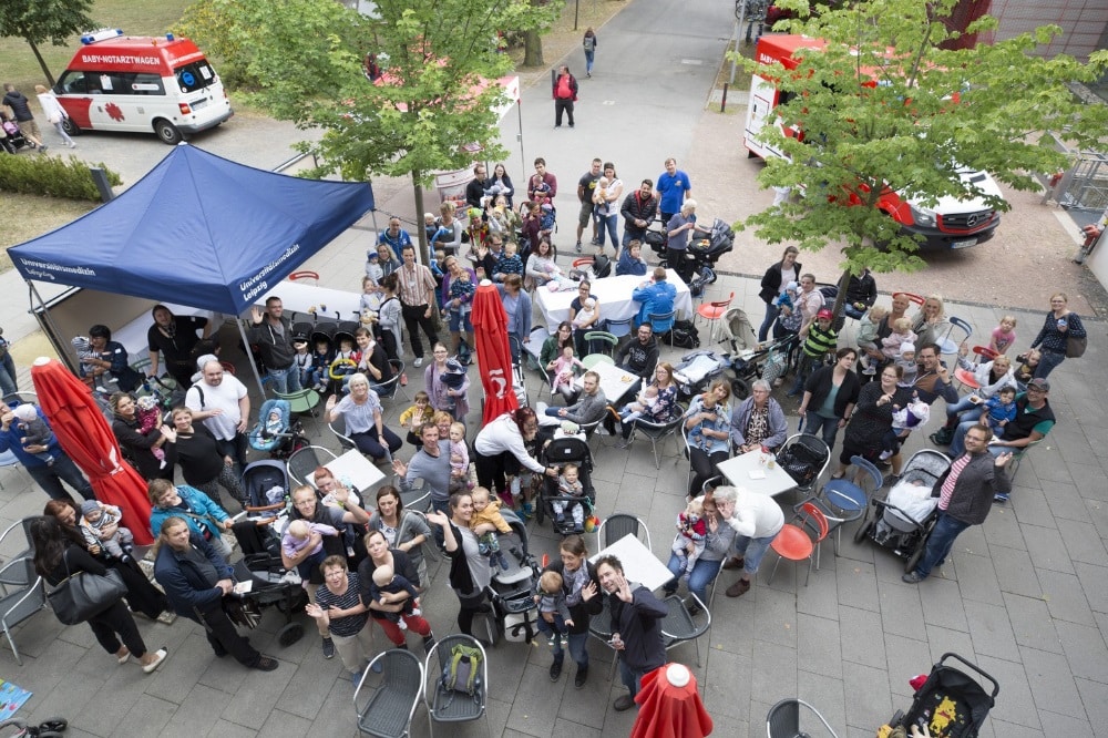 Eine schöne Tradition geworden ist das jährliche Frühchenpicknick am UKL, zu dem wie hier im Vorjahr immer etwa 100 Frühchen mit ihren Eltern aus ganz Sachsen kommen. Foto: Stefan Straube / UKL
