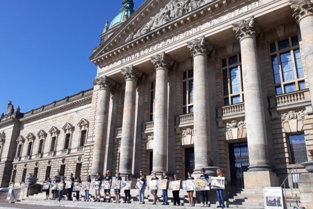 Protest gegen das Kükentöten vor dem Bundesverwaltungsgericht. Foto: René Loch