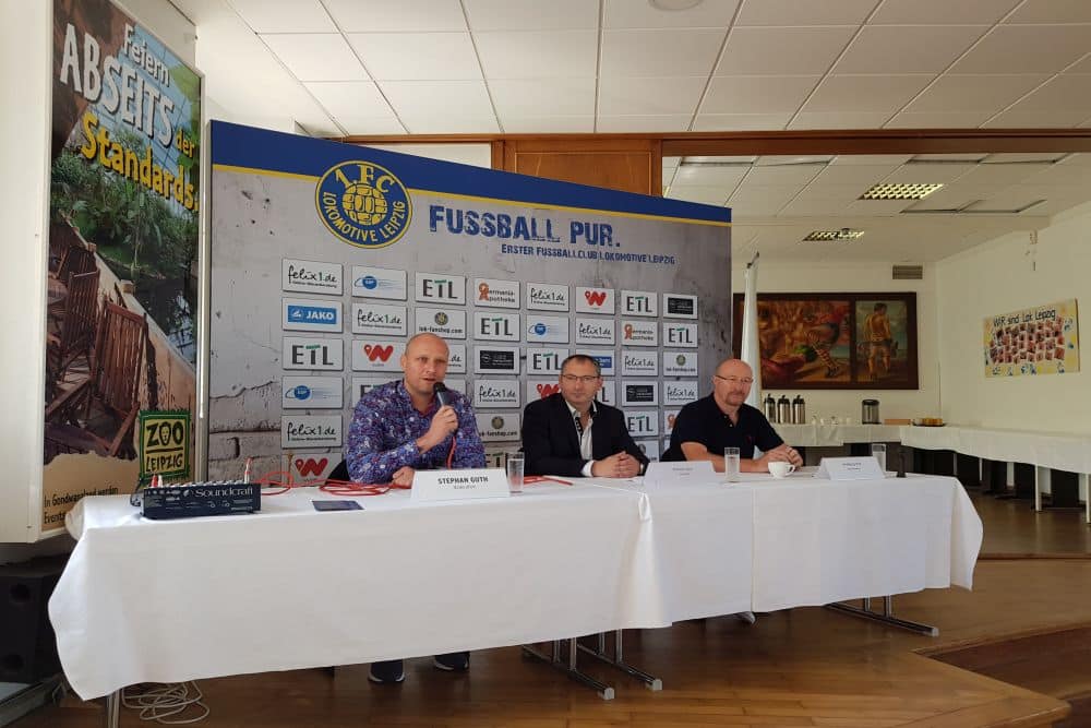 Wolfgang Wolf (re.) ist seit Juni neuer Sportdirektor beim 1. FC Lok. Foto: Marko Hofmann