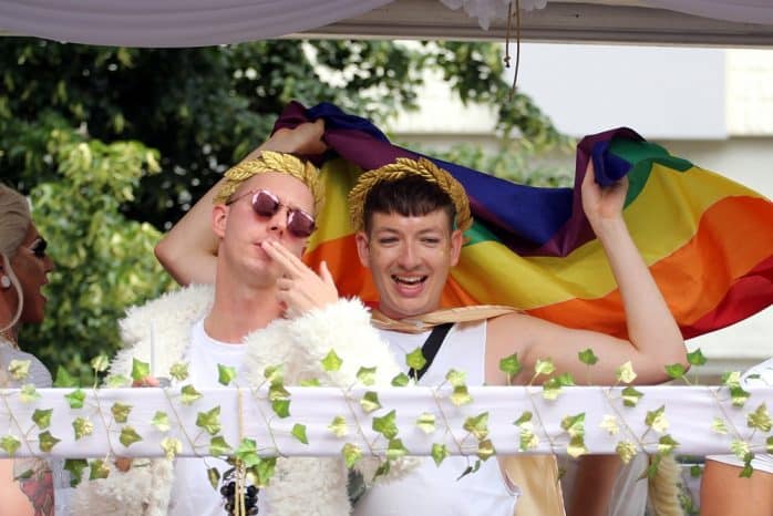 Küsse und Glitzer wurden am Nachmittag reichlich verteilt. Foto: Alexander Böhm