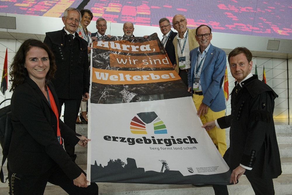 Michael Kretschmer, Ministerpräsident von Sachsen und die Delegation aufgenommen nach der Entscheidung des Welterbekomitees in Baku. Foto: Pawel Sosnowski