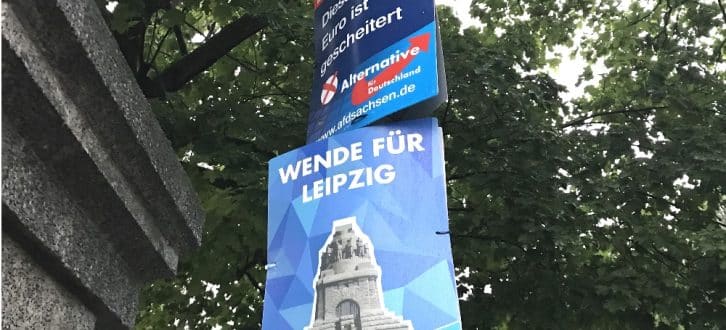 Wahlwerbung der AfD. Von Bildung keine Spur, dafür die Wende vom Leipziger Ring ans Völkerschlachtdenkmal verlegt. Foto: Michael Freitag