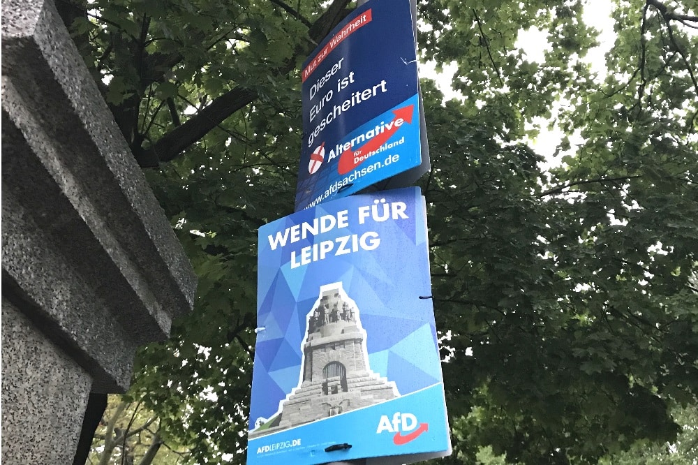 Wahlwerbung der AfD. Von Bildung keine Spur, dafür die Wende vom Leipziger Ring ans Völkerschlachtdenkmal verlegt. Foto: Michael Freitag