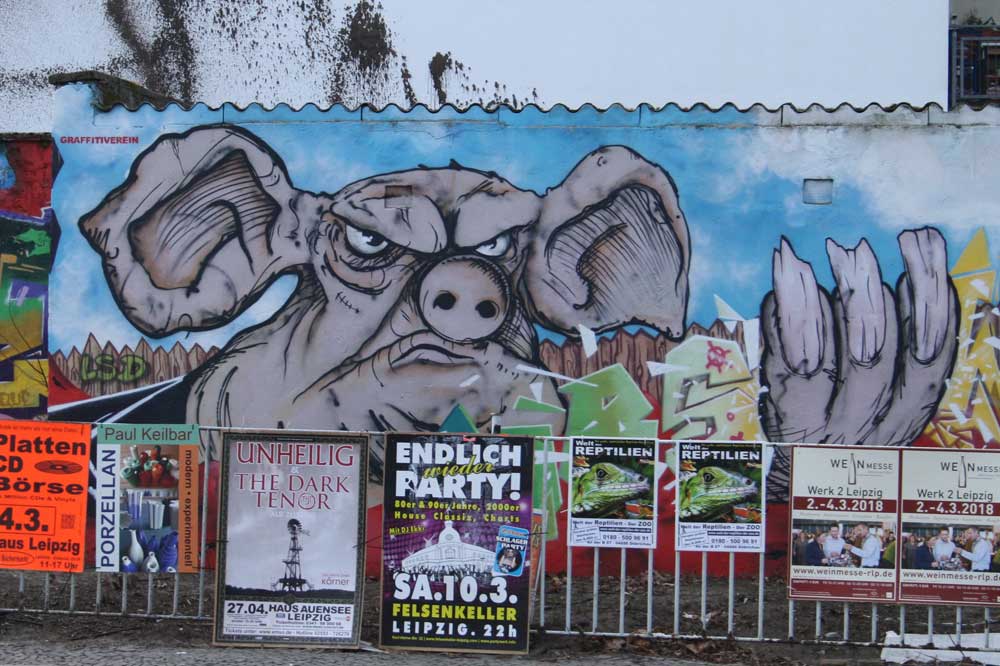 Graffiti zu „Farm der Tiere“ in Connewitz. Foto: Ralf Julke