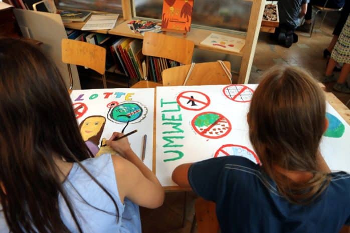 Am 7. Augst 2019 malten, stempelten und gestalteten die Kinder ihre Vorstellungen zur Zukunft. Foto: L-IZ.de