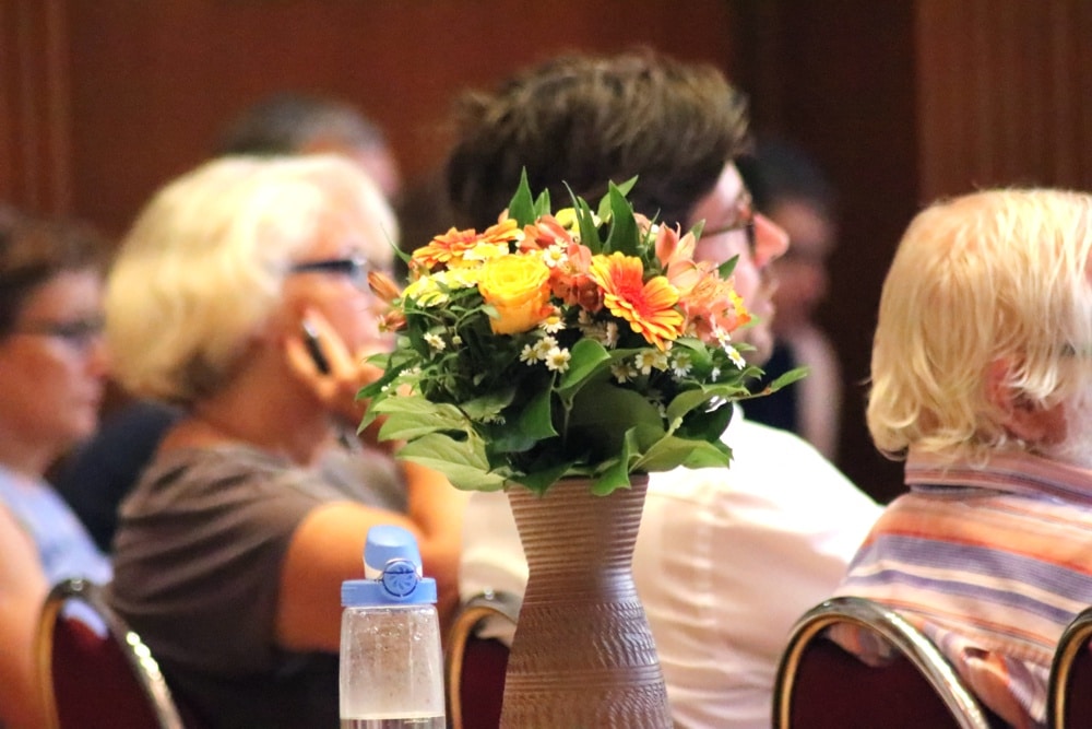 Blümchen für die verabschiedeten Stadträte gabs schon am 26. Mai. Doch nun ist im August eine Extrarunde angesagt. Foto: L-IZ.de