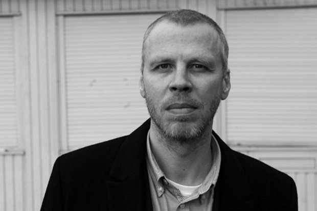 Buchautor David Gray im Interview mit #wirbleibenhier. Foto: Erik Weiss, Berlin