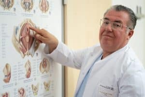 Prof. Dr. Amir Hamza, Chefarzt der Klinik für Urologie und Andrologie sowie Leitender Chefarzt des Klinikums, © Klinikum St. Georg