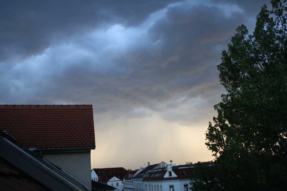 Gewitterzelle über Leipzig. Foto: Ralf Julke