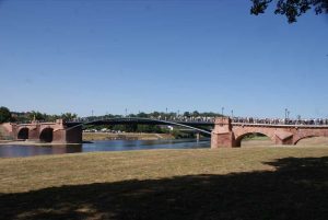 Einweihung der rekonstruierten Pöppelmannbrücke 2012. Foto: Stadt Grimma