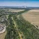 Blick über die verockerte Pleiße bei Kieritzsch zum Kraftwerk Lippendorf. Foto: Luftbild 2019, LMBV/Radke