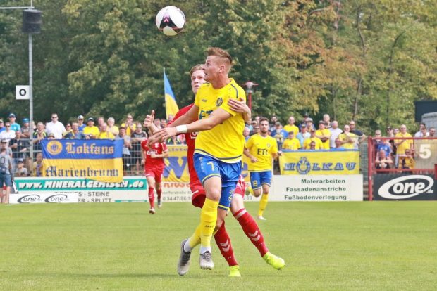 Steinborn setzt sich vor seinem Heber gegen Sahanek durch. Foto: Thomas Gorlt.