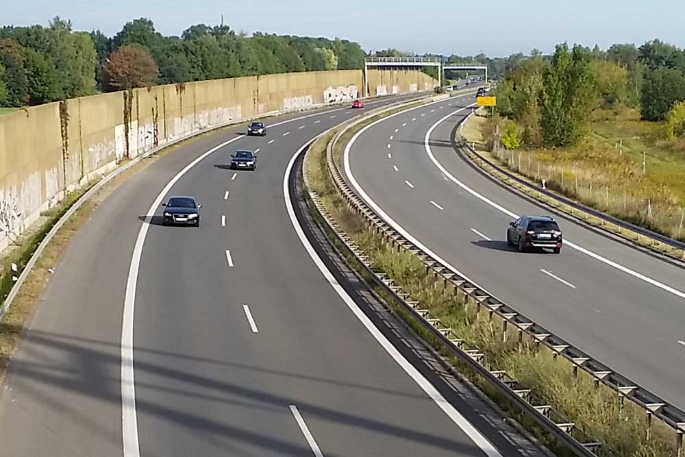 Viel Platz für Autos: B2 bei Markkleeberg. Foto: Marko Hofmann