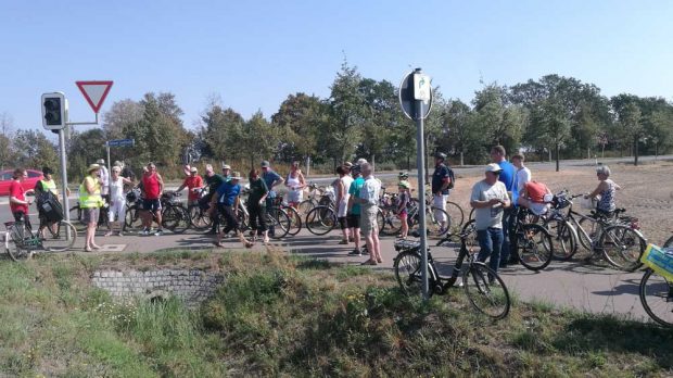 Unterwegshalt auf der Fahrt nach Hohenossig. Foto: Volker Holzendorf