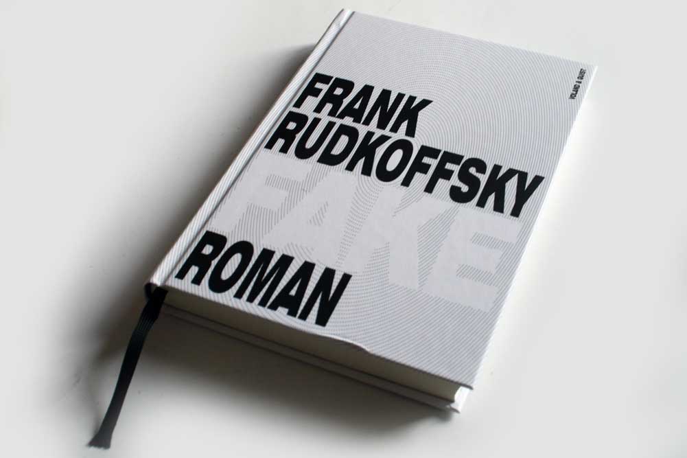 Frank Rudkoffsky: Fake. Foto: Ralf Julke