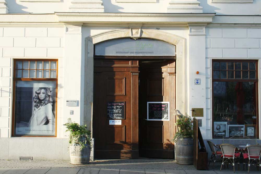 Das Tor zu Wagners Restaurant in Wagners Hof. Foto: Ralf Julke