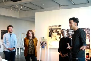 V.l.n.r.; Kevin Breß, Projektleiter, Léontine Meijer-van Mensch, Direktorin der Staatlichen Ethnographischen Sammlungen Sachsen, Anna Sabel, Özcan Karadeniz (KuratorInnen). Foto: Mimi Franz