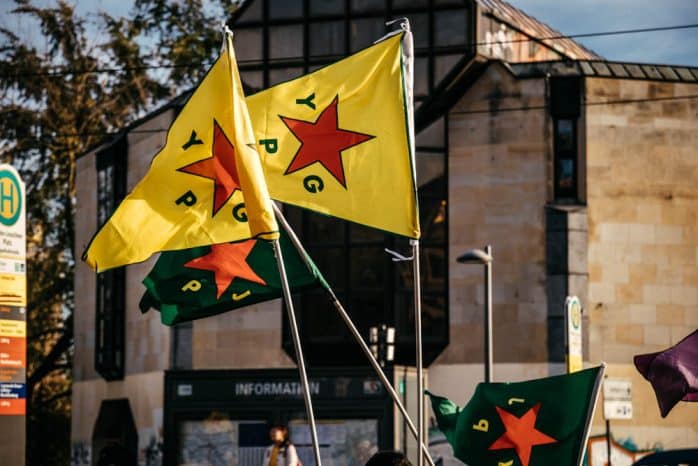 Die YPG kämpfte gegen den IS. Nun scheinen ihre ehemaligen Westmächte-Partner sie im Stich zu lassen. Foto: Tobias Möritz