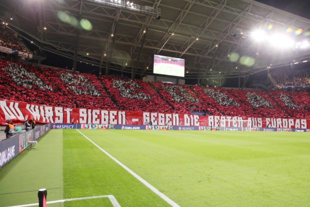 Das Ergebnis passte nicht zur Choreo des Fanblocks vor dem Spiel. Foto: Gepa Pictures