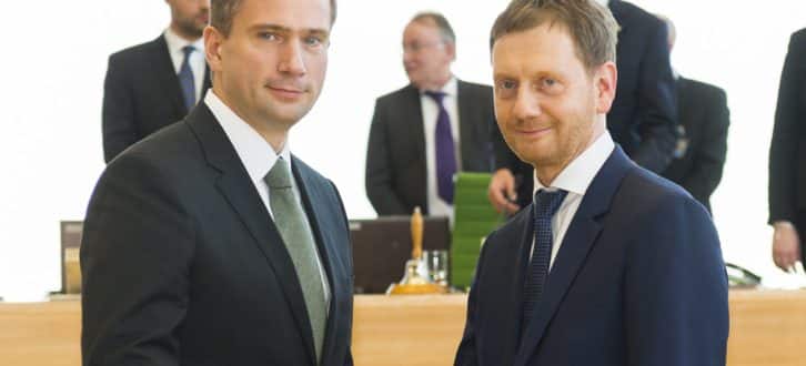 Martin Dulig (SPD) und Michael Kretschmer (CDU) verhandeln gemeinsam mit den Grünen über eine Koalition. Archivfoto: Freistaat Sachsen, Matthias Rietschel