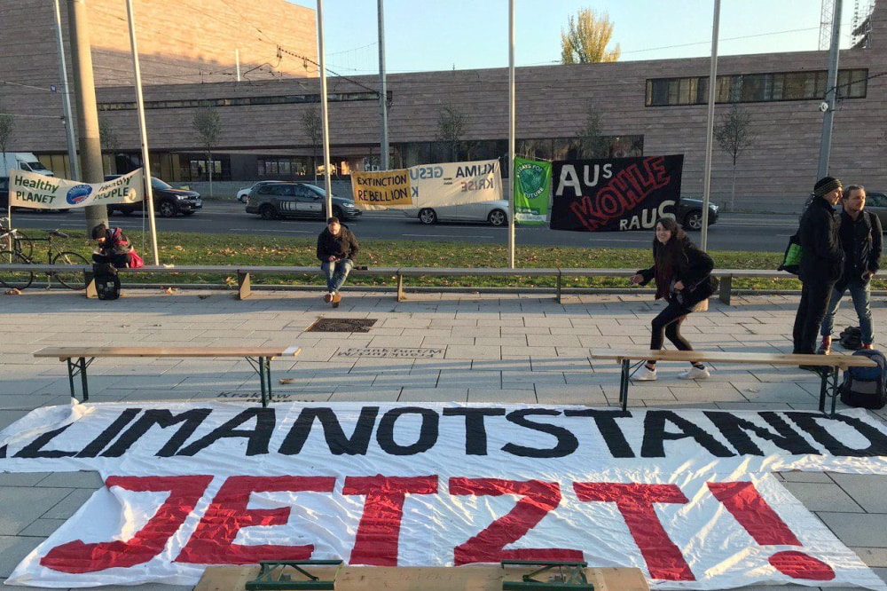 Transparent vorm Neuen Rathaus 2019. Foto: L-IZ.de