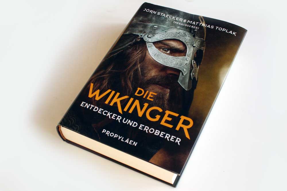 Jörn Staecker, Matthias Toplak (Hrsg.): Die Wikinger. Foto: Ralf Julke