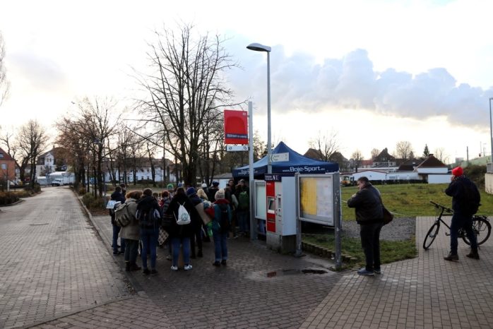 Eine Mahnwache von "Ende Gelände" in Böhlen. Foto: Michael Freitag